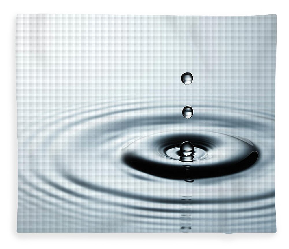 Waving Fleece Blanket featuring the photograph Falling Water Drops Iv - Freeze Frame by Thomasvogel