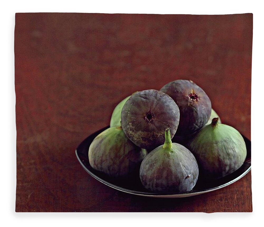Wood Fleece Blanket featuring the photograph Figs On Plate by Aparna Balasubramanian