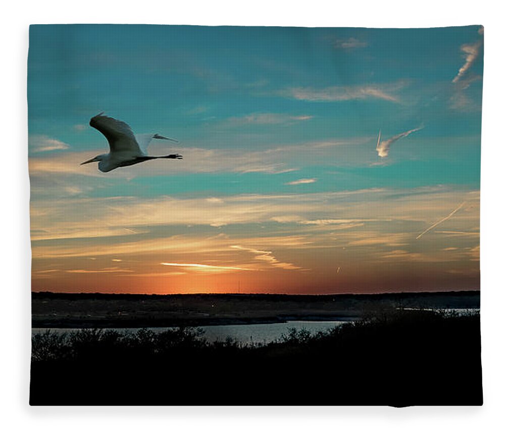 Egret Fleece Blanket featuring the photograph Flight to the Lake by G Lamar Yancy