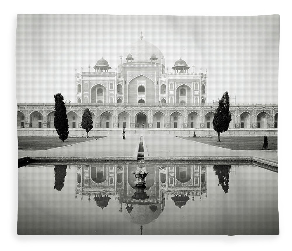 New Delhi Fleece Blanket featuring the photograph Humayun Tomb by Dhmig Photography