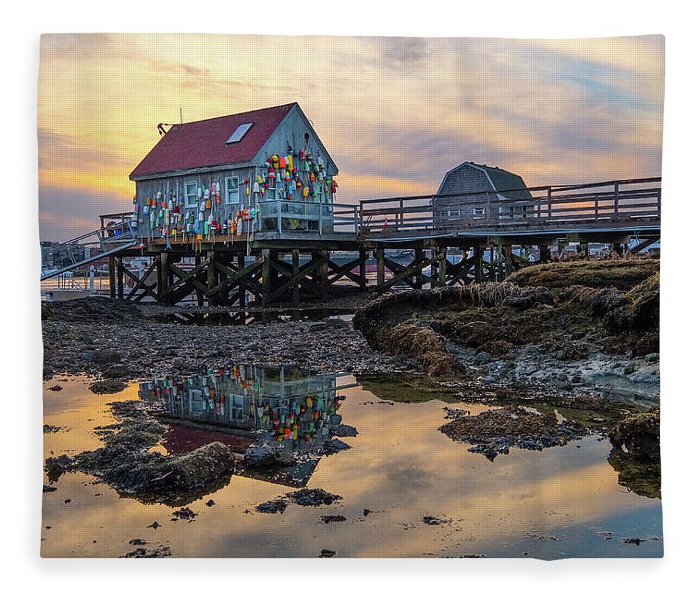 Badgers Island Fleece Blanket featuring the photograph Low Tide Reflections, Badgers Island. by Jeff Sinon