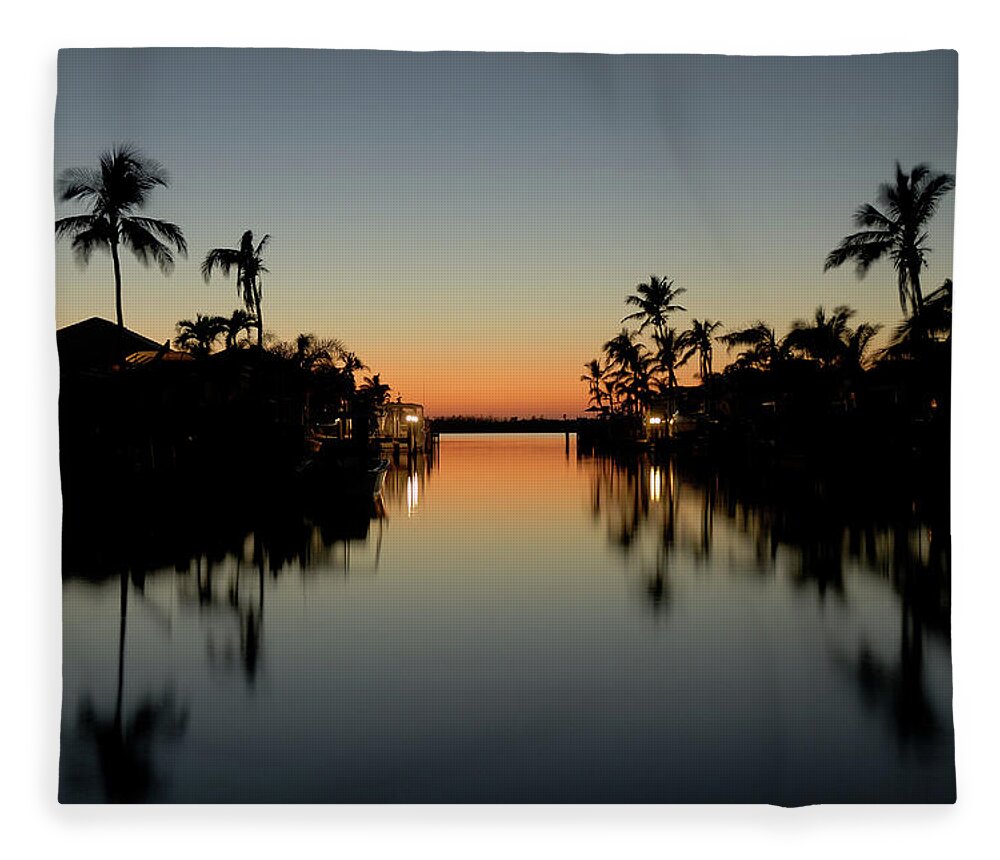 Dreamlike Fleece Blanket featuring the photograph Marco Island Beauty by Mit4711