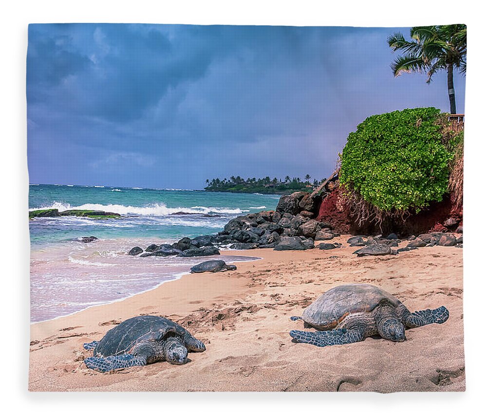 Maui Turtles Fleece Blanket featuring the photograph Maui Sea Turles by Chris Spencer