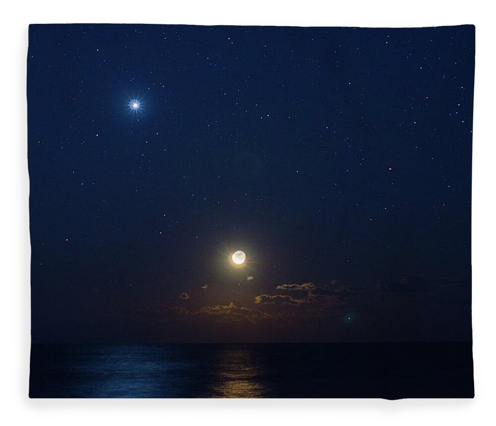 Tranquility Fleece Blanket featuring the photograph Moonrise Above Horizon And Venus by Noriakimasumoto