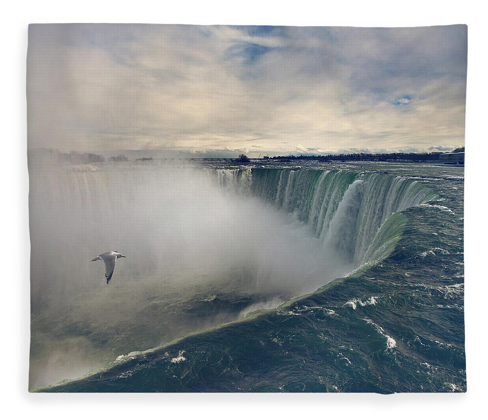 Spray Fleece Blanket featuring the photograph Niagara Falls by Istvan Kadar Photography