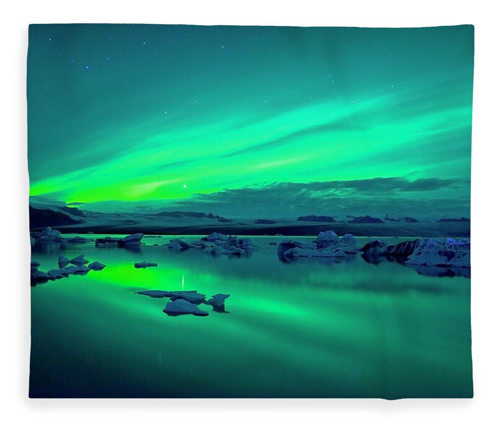 Tranquility Fleece Blanket featuring the photograph Northern Lights Over Icebergs by Cultura Rf/ben Pipe Photography
