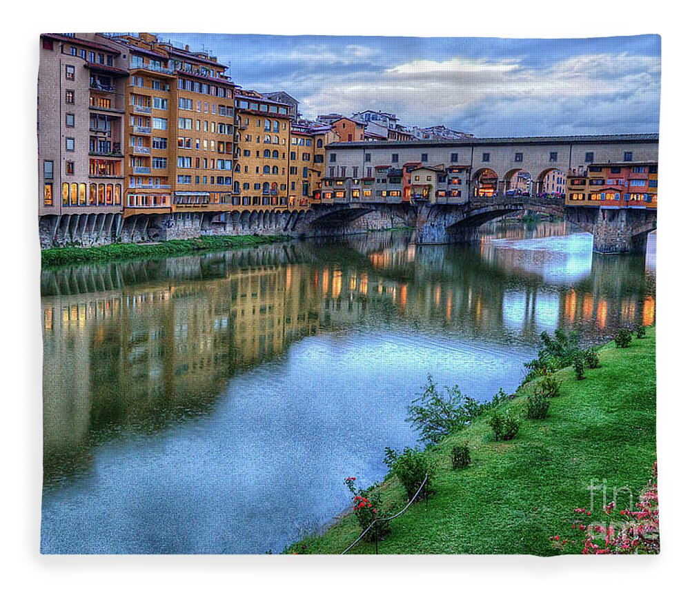 Wayne Moran Photography Fleece Blanket featuring the photograph Ponte Vecchio Florence Italy by Wayne Moran