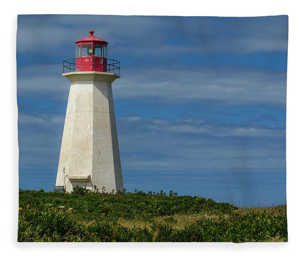Naufrage Pond Fleece Blanket featuring the photograph Shipwreck Point Lighthouse by Douglas Wielfaert