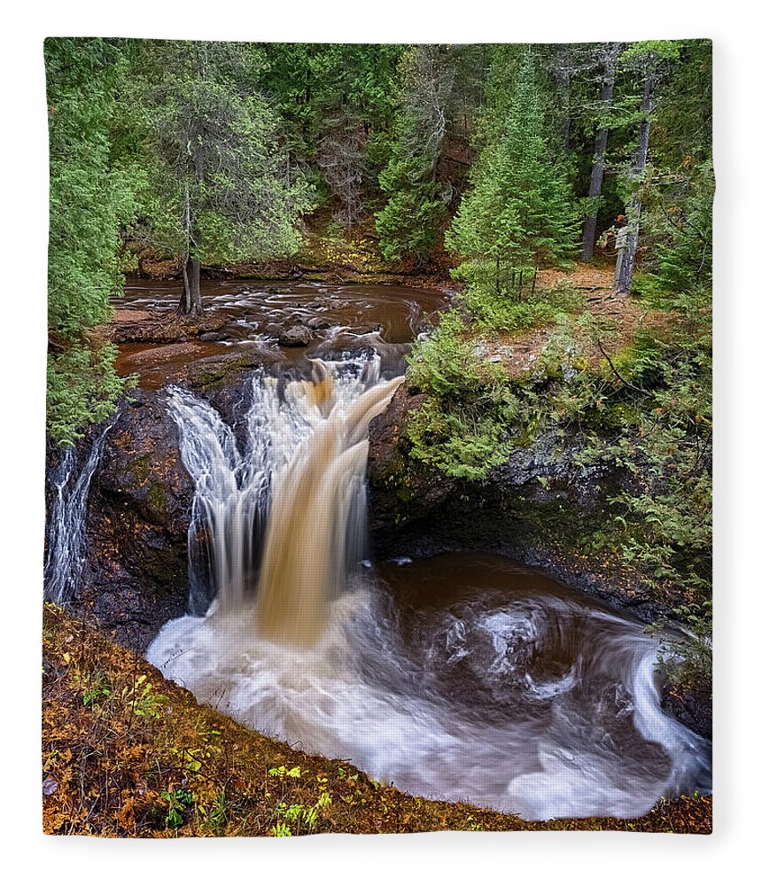 Waterfall Fleece Blanket featuring the photograph Snake Pit Falls by Brad Bellisle