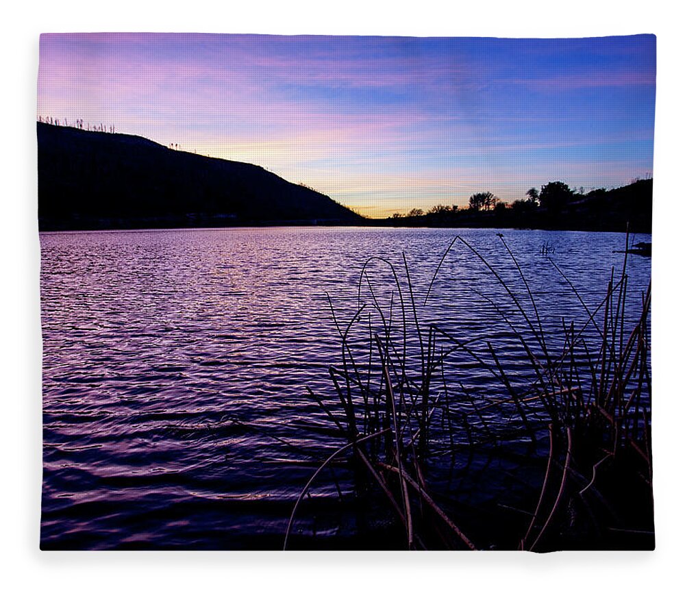 Lake Cuyamaca Fleece Blanket featuring the photograph Sunset At Lake Cuyamaca by Anthony Jones