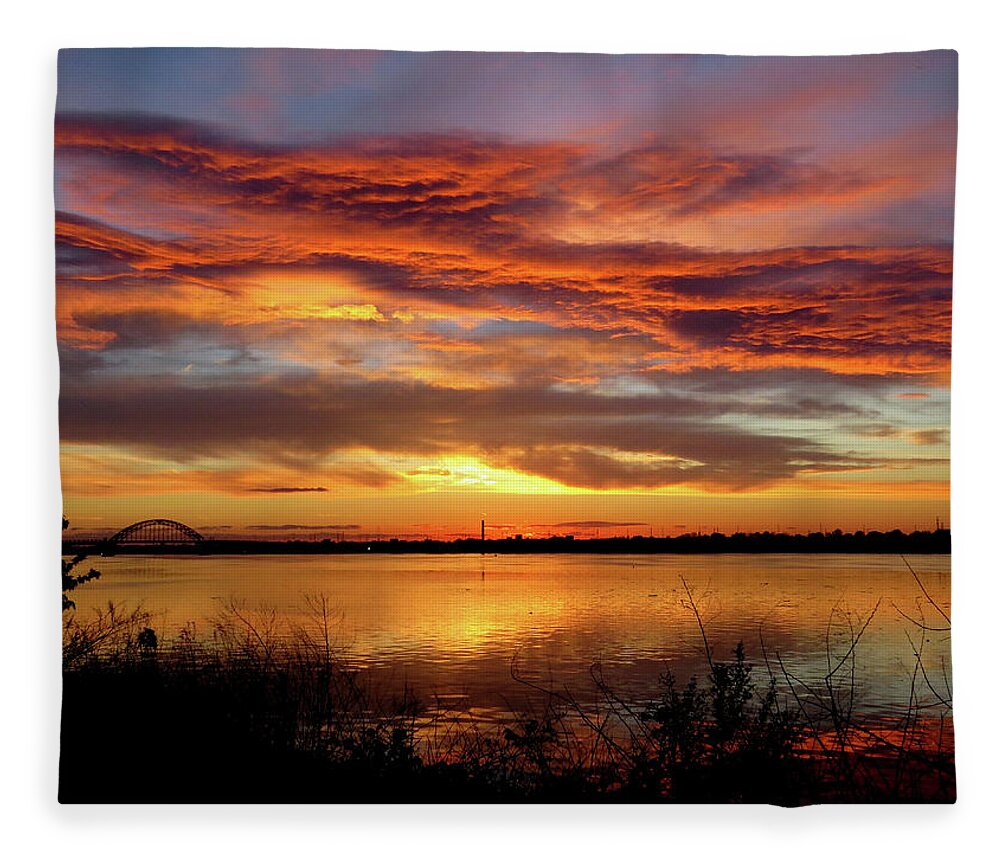 Sunset Fleece Blanket featuring the photograph Sunset on the Delaware No. One by Linda Stern