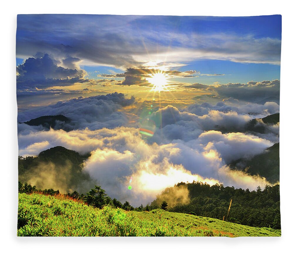 Grass Fleece Blanket featuring the photograph Sunset With Clouds by Photo By Vincent Ting