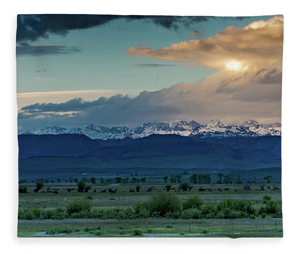 Wind River Range Fleece Blanket featuring the photograph Wind River Range Sunset jun 23 by Julieta Belmont