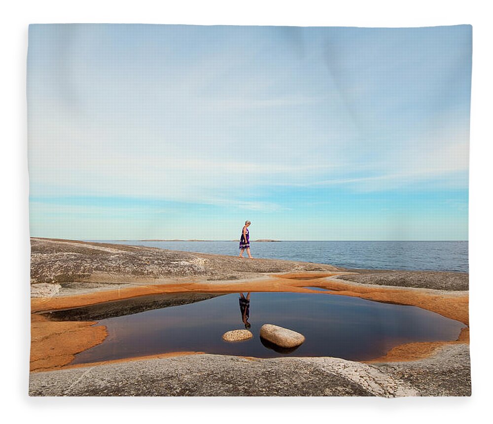 Mid Adult Women Fleece Blanket featuring the photograph Woman Between Sea And Sky by Photomick