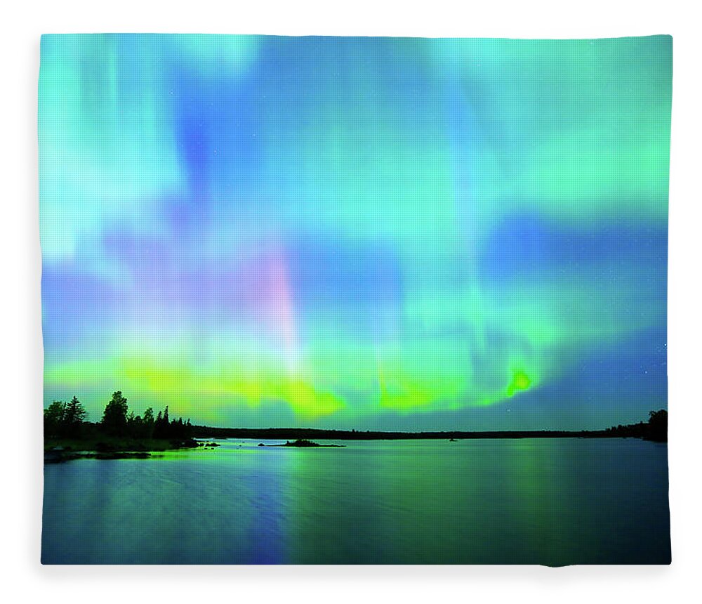 Northern Lights Fleece Blanket featuring the photograph Northern Lights over Boulder Lake #2 by Shixing Wen