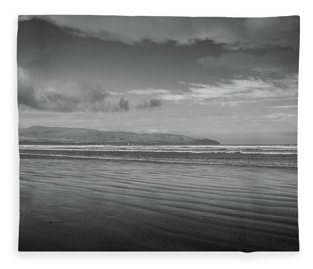 Cloghane Fleece Blanket featuring the photograph Big Fermoyle by Mark Callanan