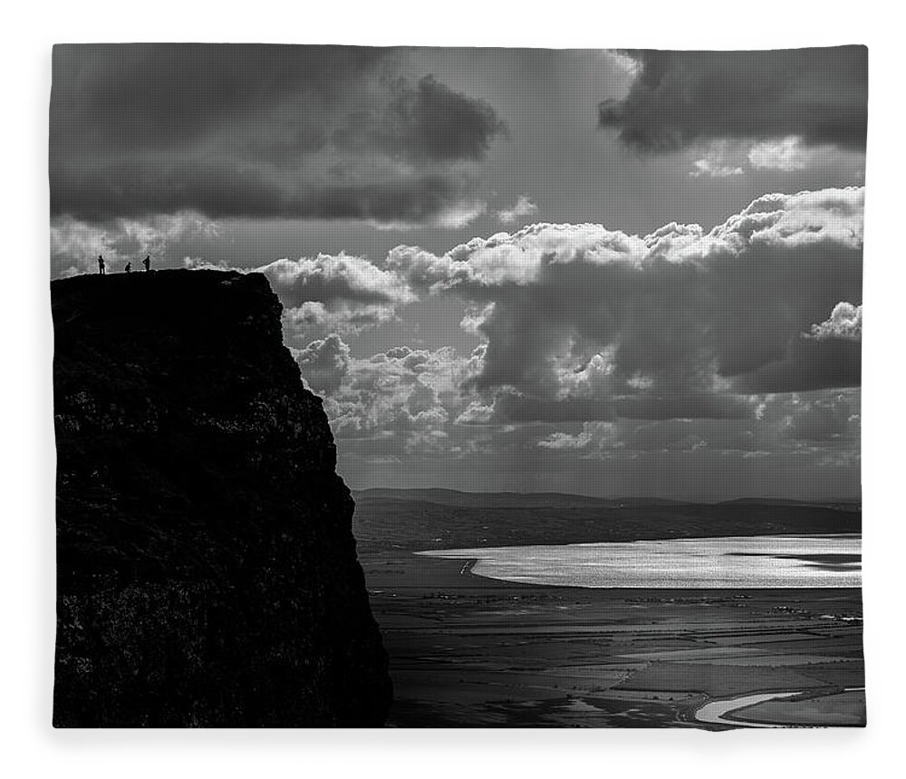 Binevenagh Fleece Blanket featuring the photograph Binevenagh - Peak Viewing by Nigel R Bell