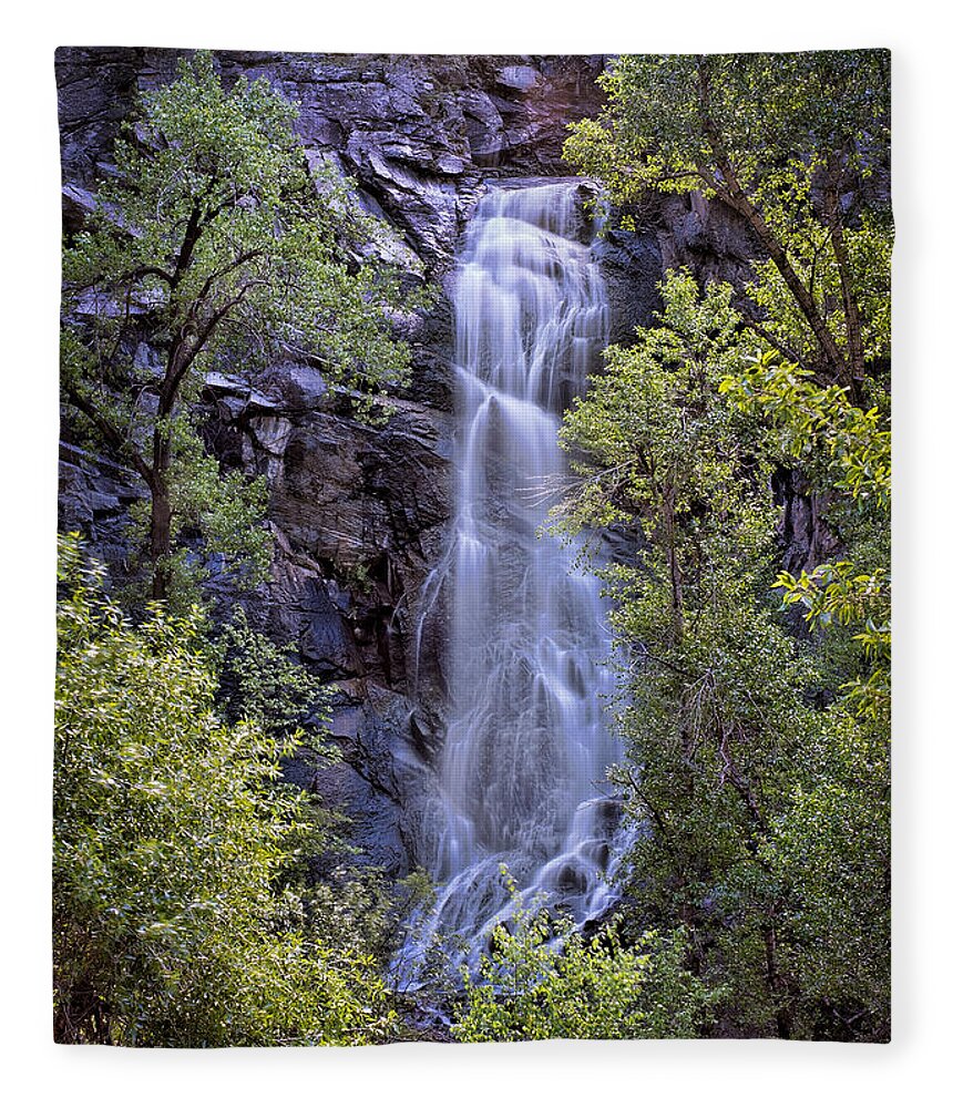 Cascade Fleece Blanket featuring the photograph Bridal Veil Falls, South Dakota by Roberta Kayne