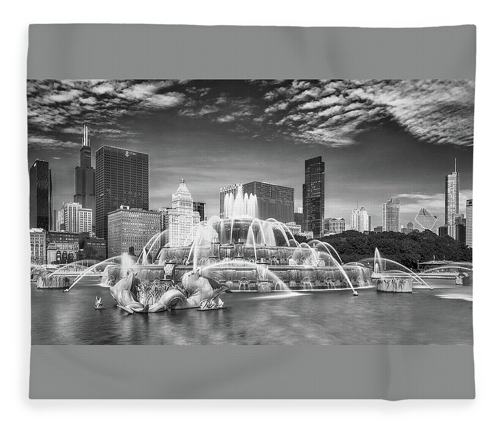 Buckingham Fountain Fleece Blanket featuring the photograph Buckingham Fountain - Grant Park - Chicago by Susan Rissi Tregoning