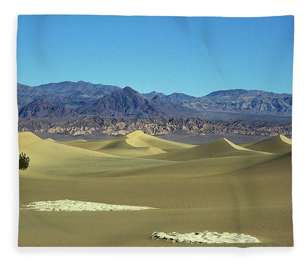 North America Fleece Blanket featuring the photograph Death Valley by Juergen Weiss