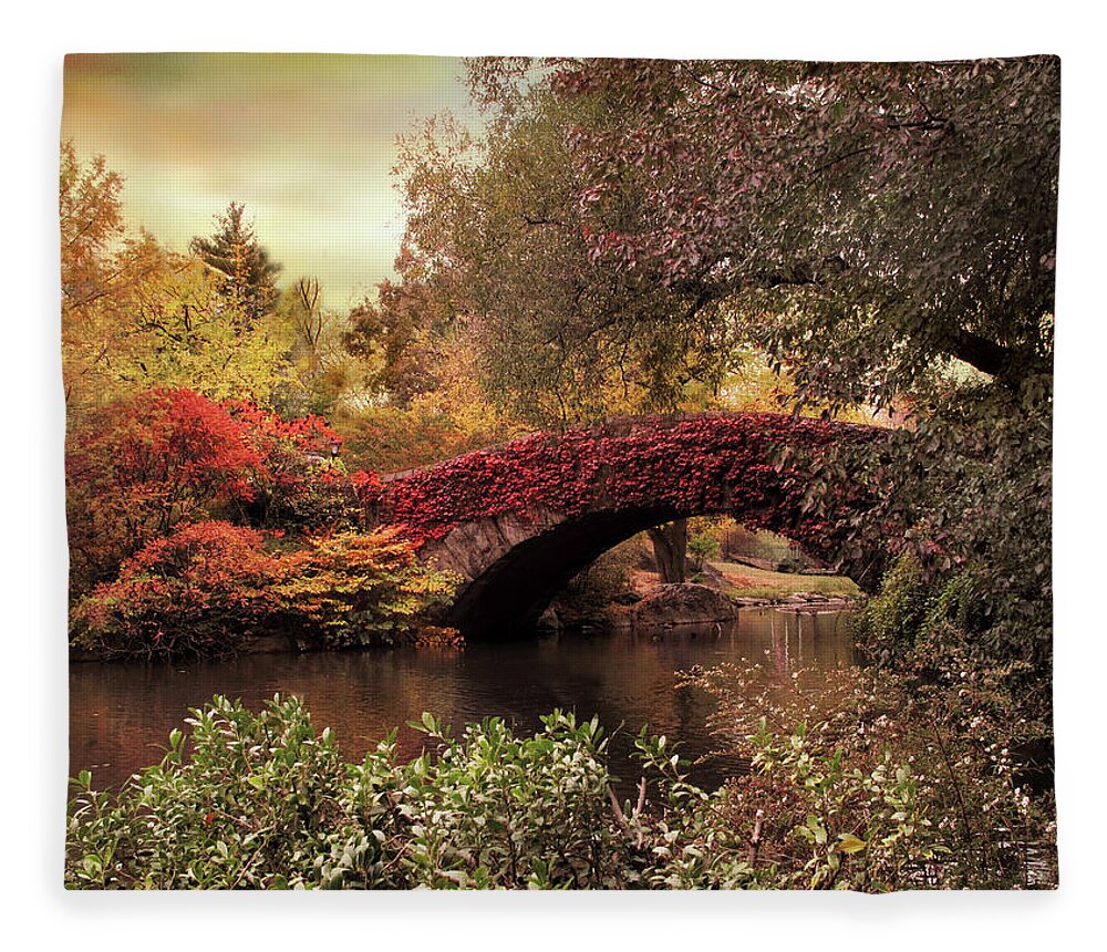 Bridge Fleece Blanket featuring the photograph Dusk At Gapstow by Jessica Jenney