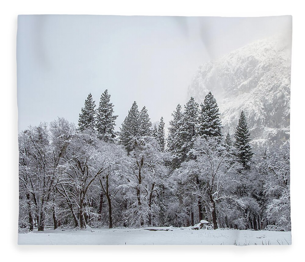 Landscape Fleece Blanket featuring the photograph Glows by Jonathan Nguyen