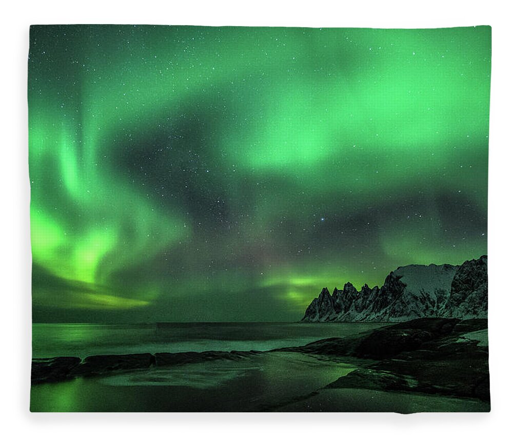 Aurora Fleece Blanket featuring the photograph Green Skies by Linda Villers