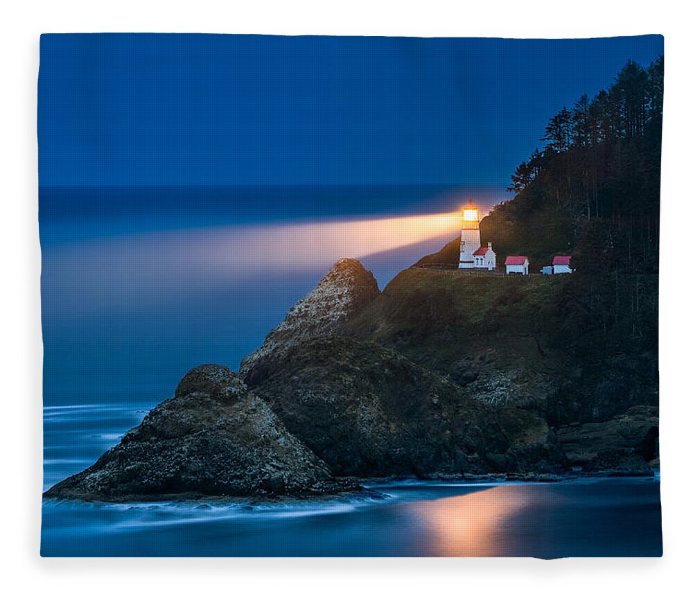 Heceta Head Lighthouse Fleece Blanket featuring the photograph Heceta Head Lighthouse by Peter Boehringer