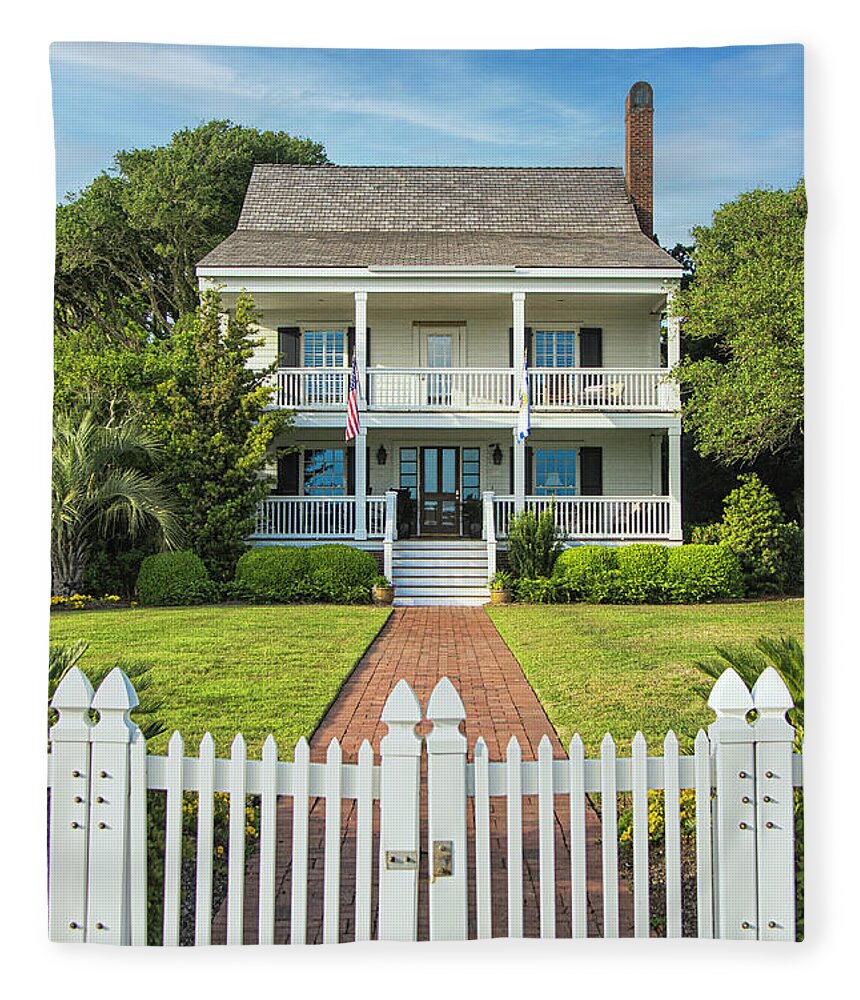 Storic Fleece Blanket featuring the photograph Historic Home in Beaufort by the Sea by Bob Decker