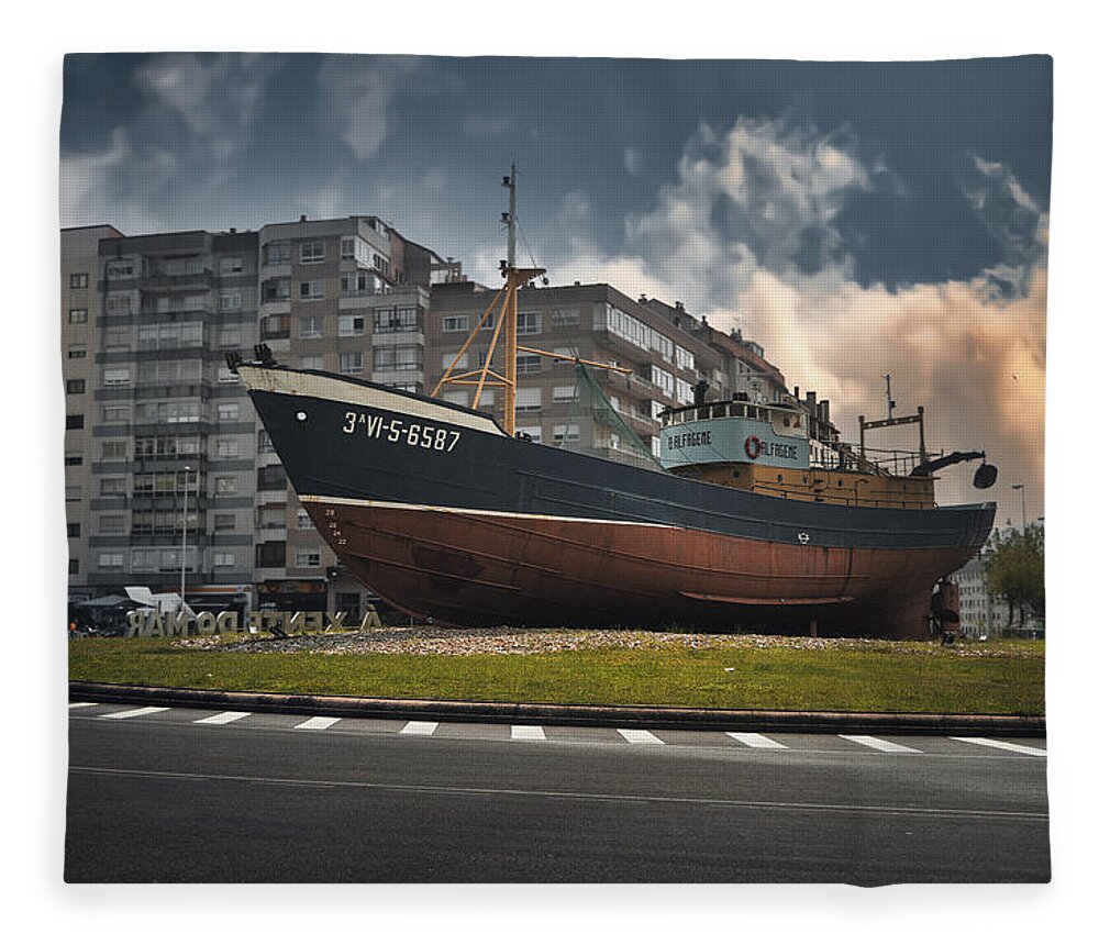 Vigo Fleece Blanket featuring the photograph Low tide on the roundabout by Micah Offman