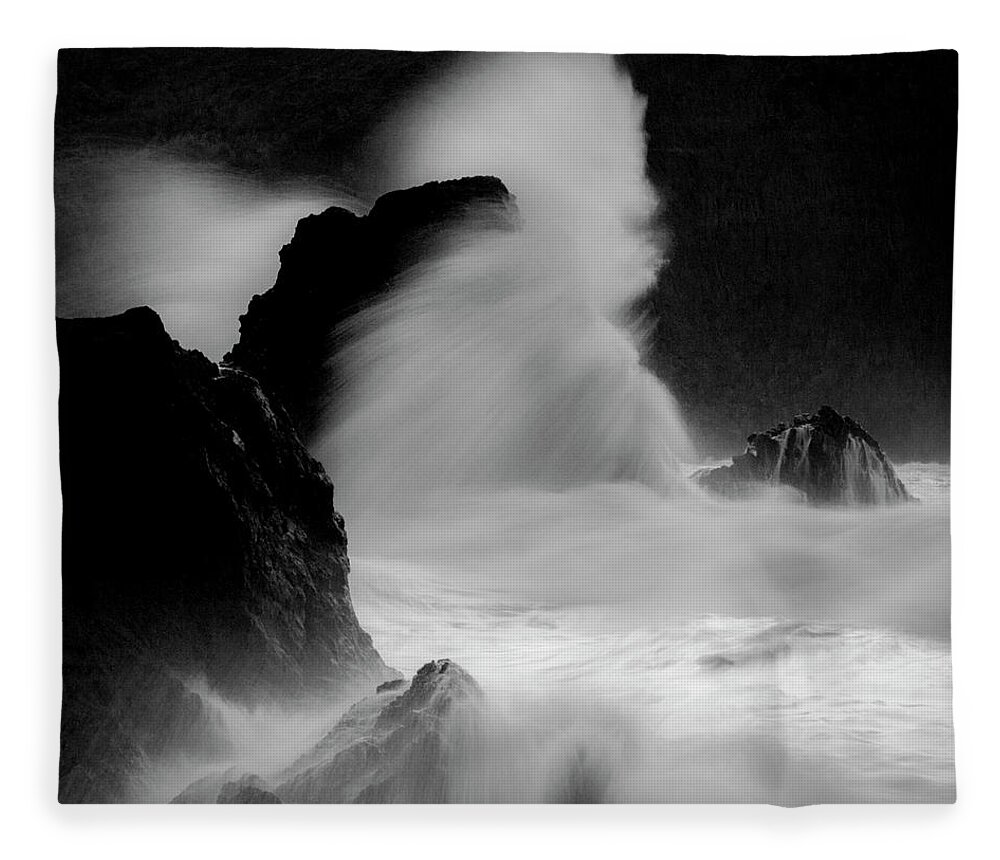 Motion Splash Fleece Blanket featuring the photograph Motion splash by Donald Kinney