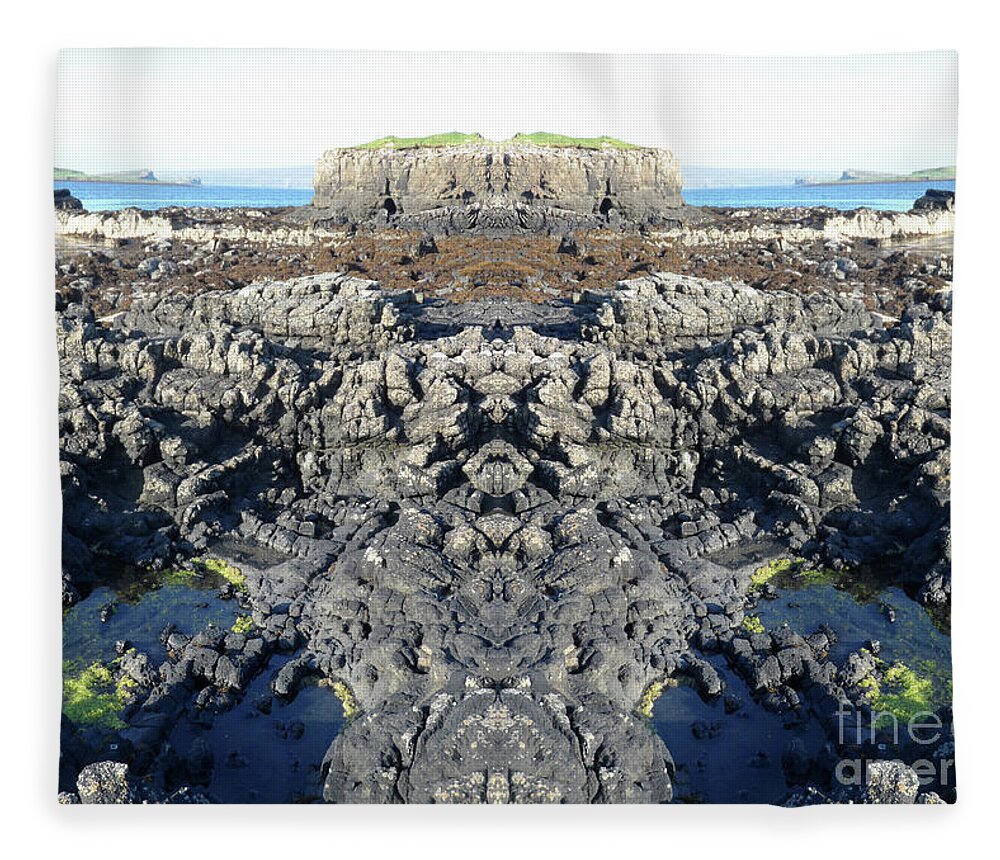 Isle Of Skye Fleece Blanket featuring the photograph Nathair Sgiathach by PJ Kirk