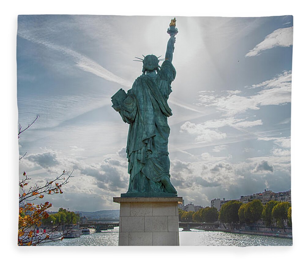 Statue Of Liberty Fleece Blanket featuring the photograph Pont de Grenelle Statue of Liberty - Paris - France by Bruce Friedman