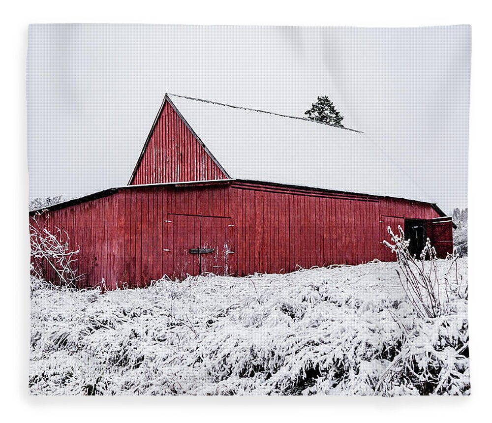 Red Barn In Snow Fleece Blanket featuring the photograph Red Barn in Snow by Sharon Popek