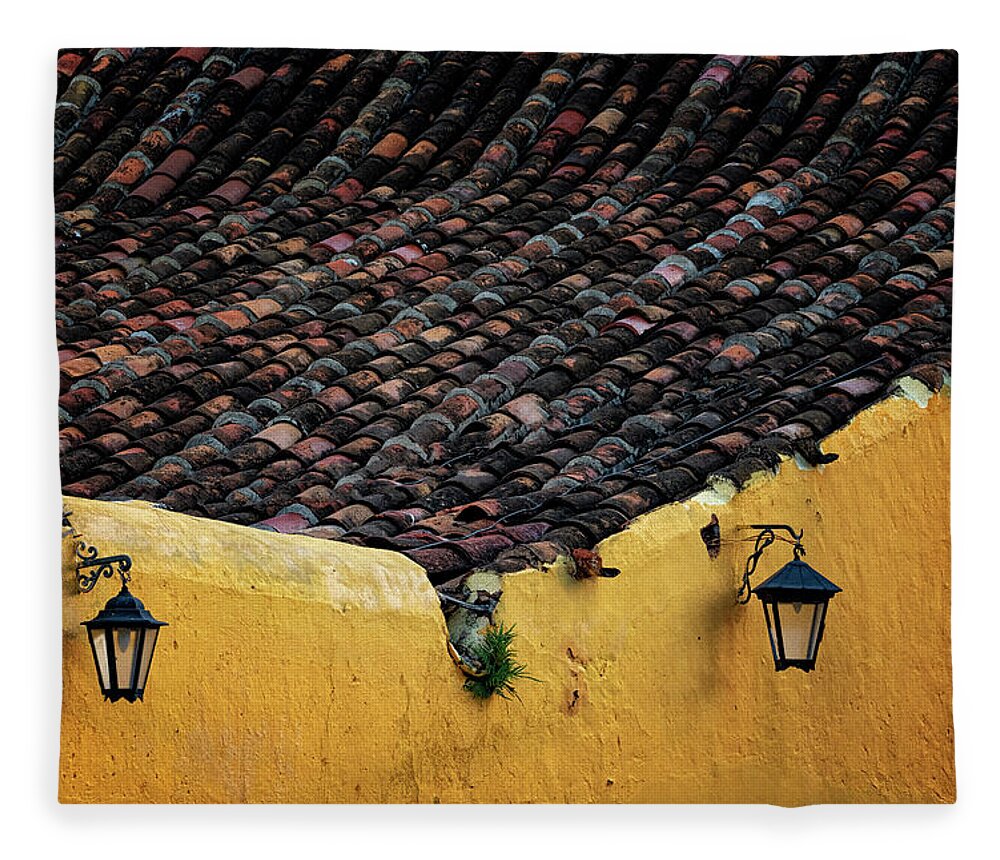 Havana Cuba Fleece Blanket featuring the photograph Roof And Wall by Tom Singleton