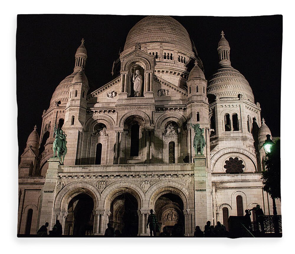 Building Fleece Blanket featuring the photograph Sacre Couer at Night by Portia Olaughlin