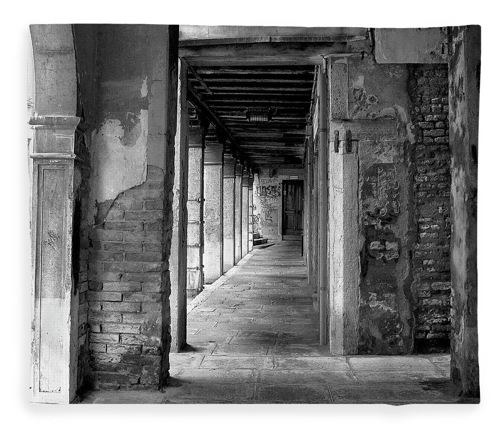 Venice Fleece Blanket featuring the photograph Sotoportego Del Banco Salviati by Eyes Of CC