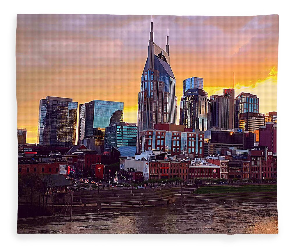 Nashville Fleece Blanket featuring the photograph Sunset on Music City by Lee Darnell