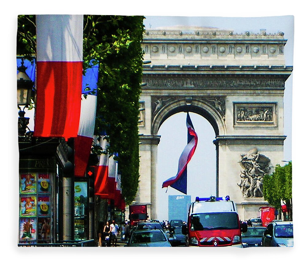 France Fleece Blanket featuring the photograph The Arc de Triomphe by Jim Feldman