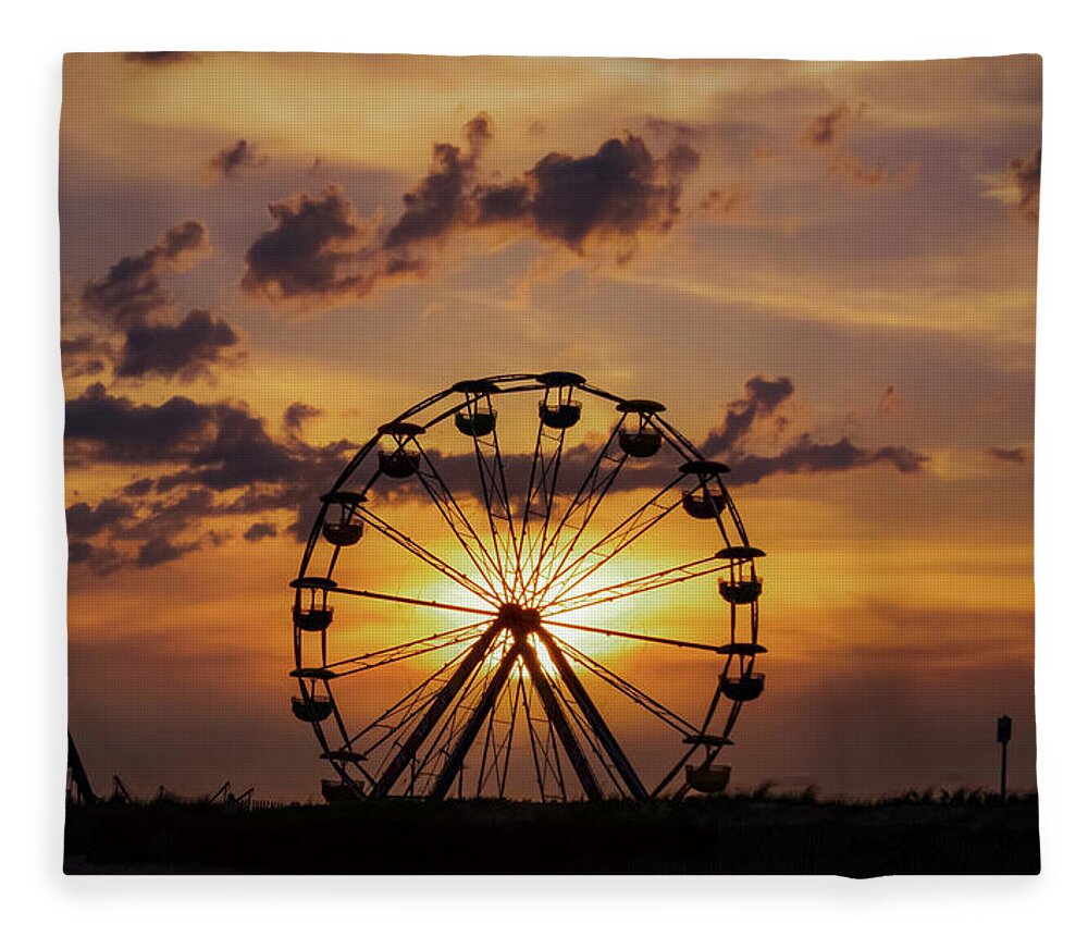 Sunset Fleece Blanket featuring the photograph The Ferris Wheel by Christina McGoran