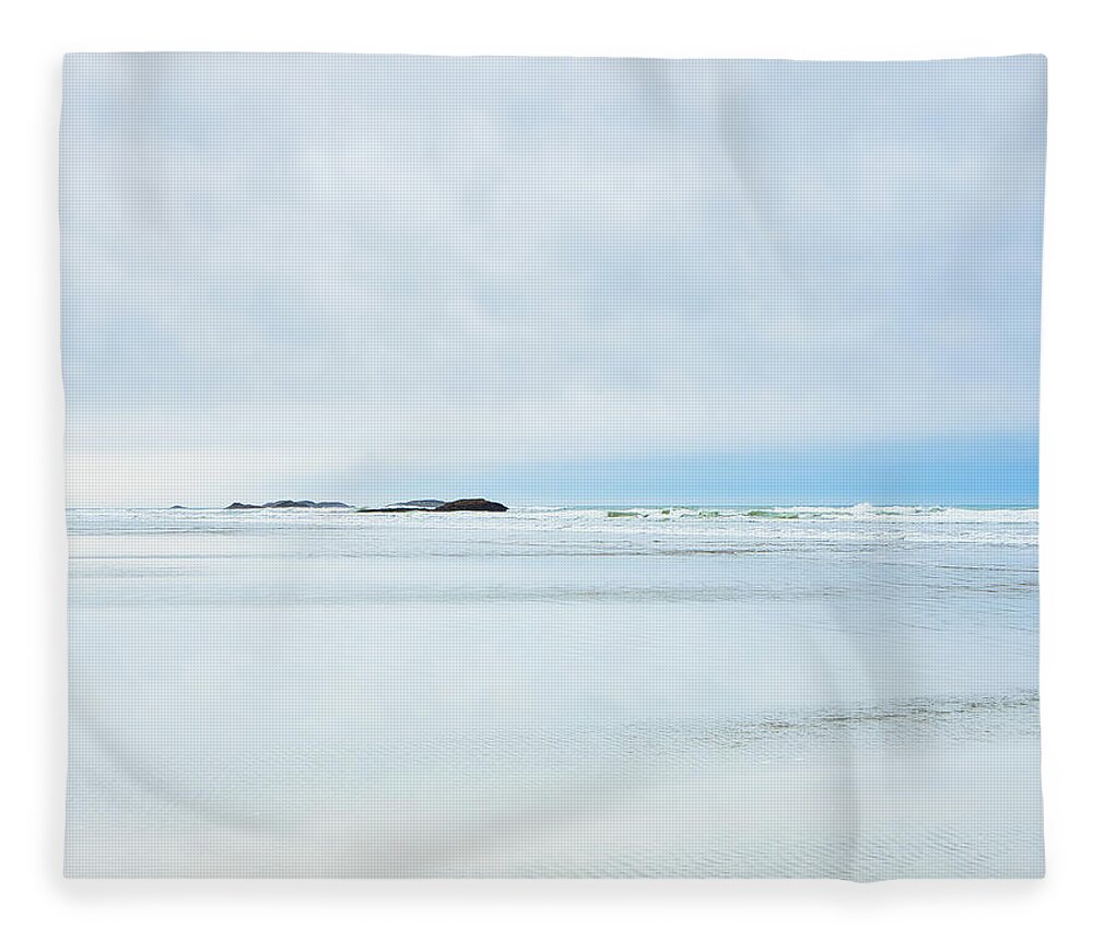 Seascape Fleece Blanket featuring the photograph The Pastel Sea by Allan Van Gasbeck