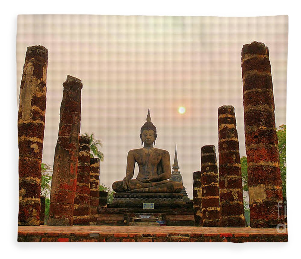 Ruins Fleece Blanket featuring the photograph Wat Mahathat Temple by On da Raks