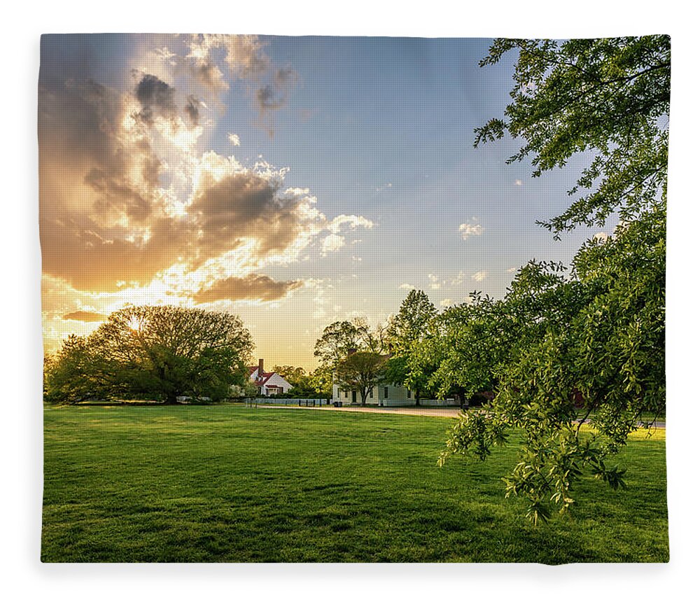 Colonial Williamsburg Fleece Blanket featuring the photograph Williamsburg Sunset Field by Rachel Morrison