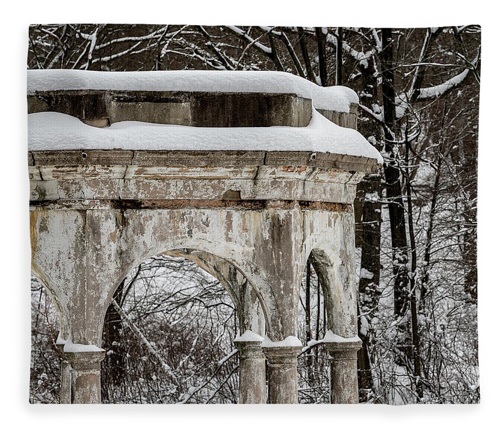 Tibbetts Brook Park Fleece Blanket featuring the photograph Winter in Tibbetts Brook Park 2 by Kevin Suttlehan