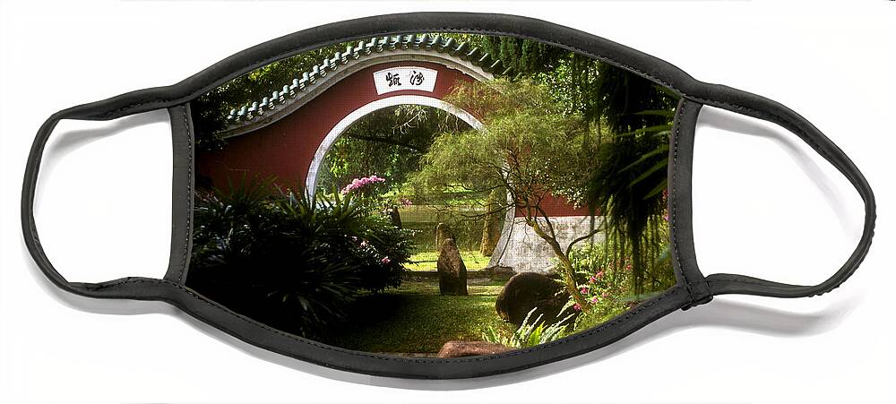 Singapore Face Mask featuring the photograph Garden Moon Gate 21E by Gerry Gantt