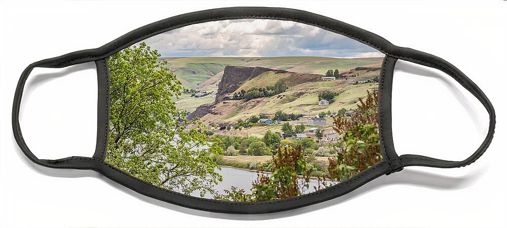 Lewiston Idaho Clarkston Washington Id Wa Lewis Clark Lc Valley Snake River Rock Hells Canyon Shoreline Water Clouds Swallows Nest Brad Stinson Face Mask featuring the photograph Explorers View by Brad Stinson