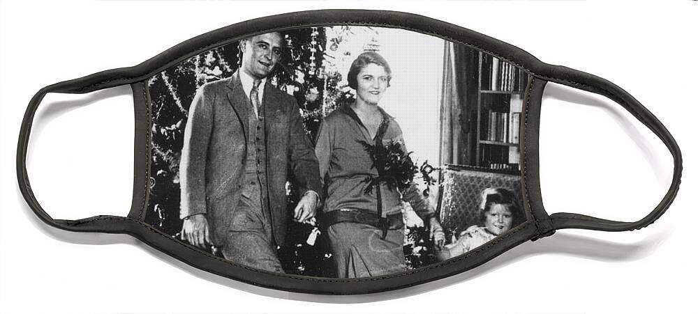 20th Century Face Mask featuring the photograph F. Scott Fitzgerald Family by Granger