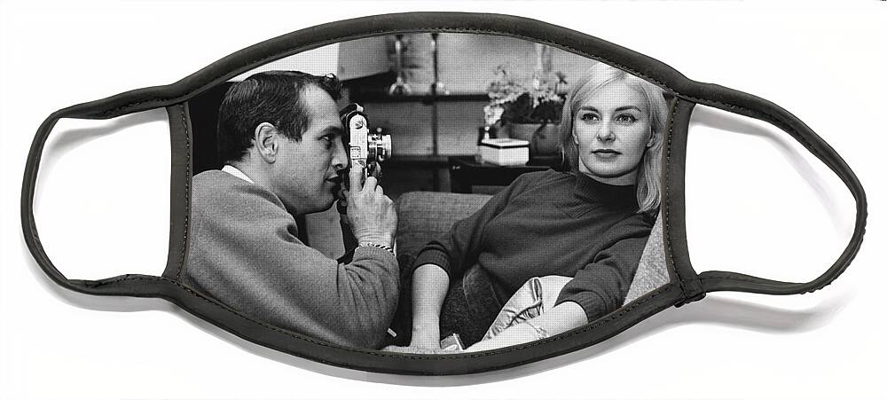 Actress Face Mask featuring the photograph Paul Newman and Joanne Woodward by Louis Goldman