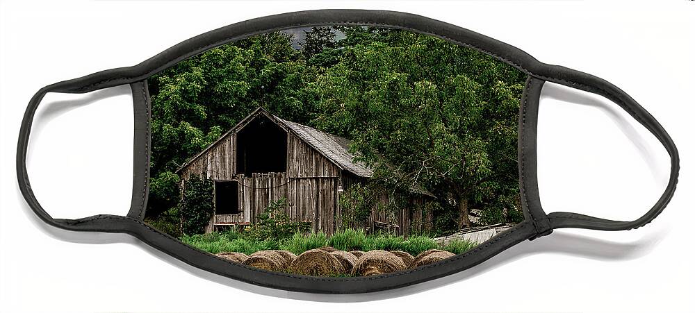 Spooky Face Mask featuring the photograph Spooky barn by Sam Rino