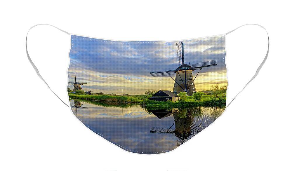 Windmill Face Mask featuring the photograph Windmills by Chad Dutson